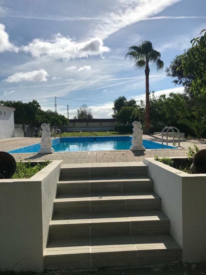Villa Pilonga Dos Hermanas Exteriér fotografie