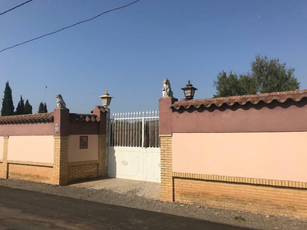 Villa Pilonga Dos Hermanas Exteriér fotografie